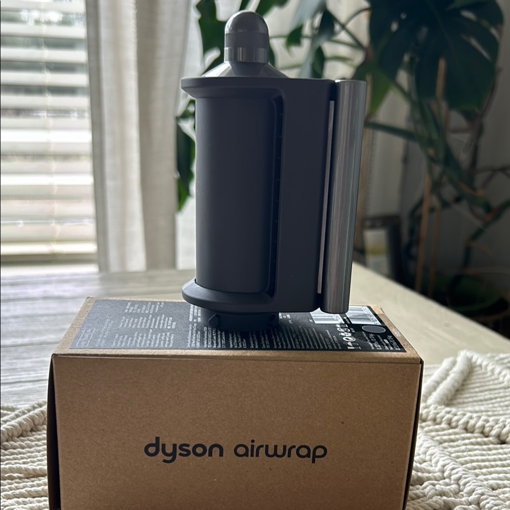 Dyson Airwrap Smoothing Attachment in Nickel/Iron